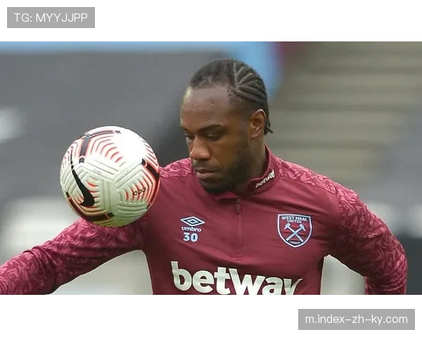 帕纳辛纳科斯中场组织核心伤缺,进攻串联受到明显影响 帕纳辛纳科斯中场组织核心伤缺,进攻串联受到明显影响